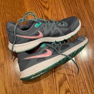 Nike Revolution 2 Size 10 Women’s athletic shoe